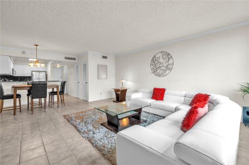 727available-nov-01-2501 S Ocean Dr, Hollywood, FL, 33019 | Card Image