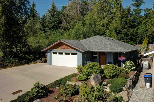 5859 Medusa St, Sechelt, BC, V0N3A3 | Card Image