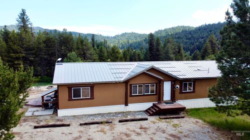 9592 Packer John Rd, Cascade, ID, 83611-5511 | Card Image