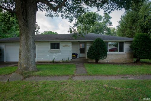 200 W Lafayette St, Pine Village, IN, 47975-7503 | Card Image