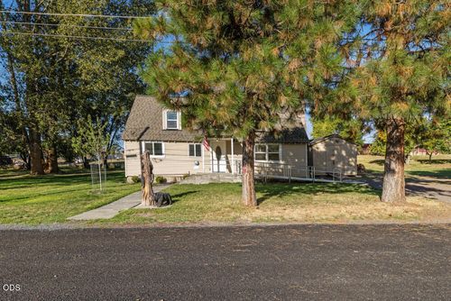 1918 Ogden St, Klamath Falls, OR, 97603-4080 | Card Image