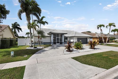 6677 Blue Bay Cir, Lake Worth, FL, 33467 | Card Image