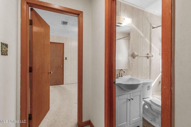 18-web-or-mls-219 E Jackson-18 | Image 14