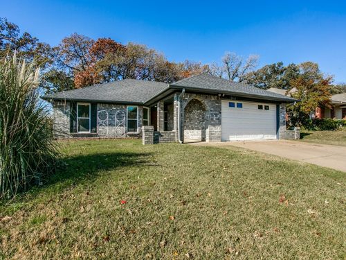 2411 Bayberry Ln, Euless, TX, 76039-8049 | Card Image