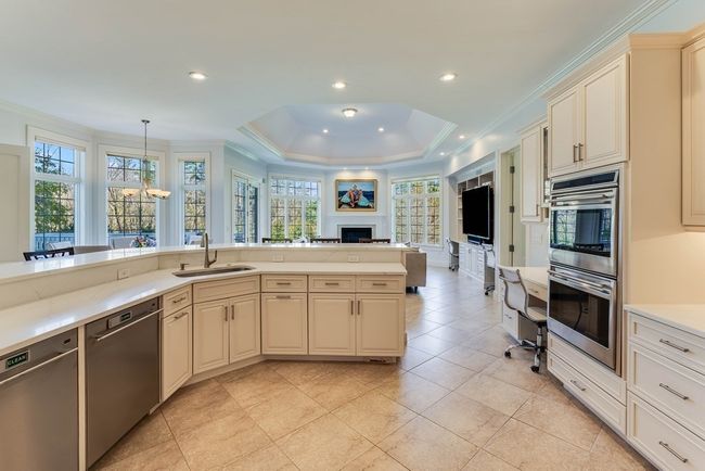 7 Ashley Ct, House other with 5 bedrooms, 9 bathrooms and 10 parking in Lynnfield MA | Image 4