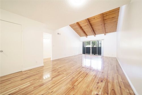 337-20134 Leadwell St, Winnetka, CA, 91306-3024 | Card Image