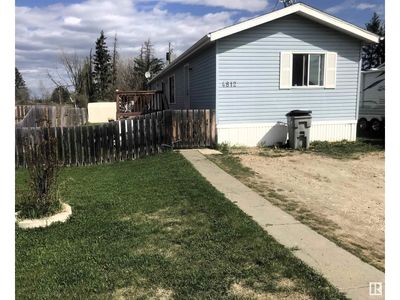 4812 52 Ave, House other with 3 bedrooms, 2 bathrooms and null parking in Wildwood AB | Image 1