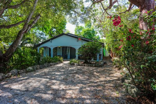 145 Casa Court Dr, Tavernier, FL, 33070-3001 | Card Image