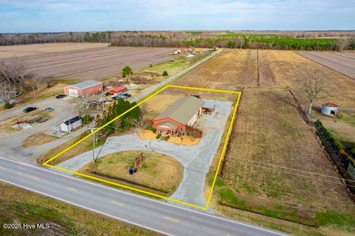 22327 Nc Highway 55, Oriental, NC, 28571-8752 | Card Image