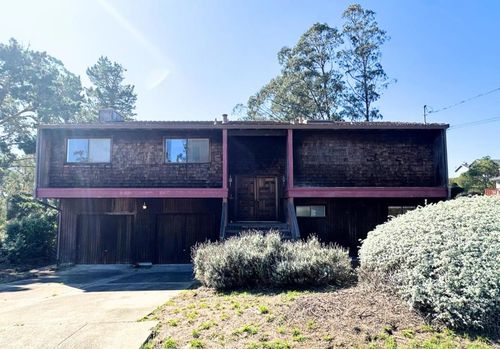 563 El Granada Blvd, El Granada, CA, 94018-8020 | Card Image