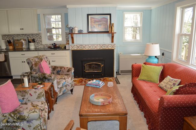 With fireplace | Image 12