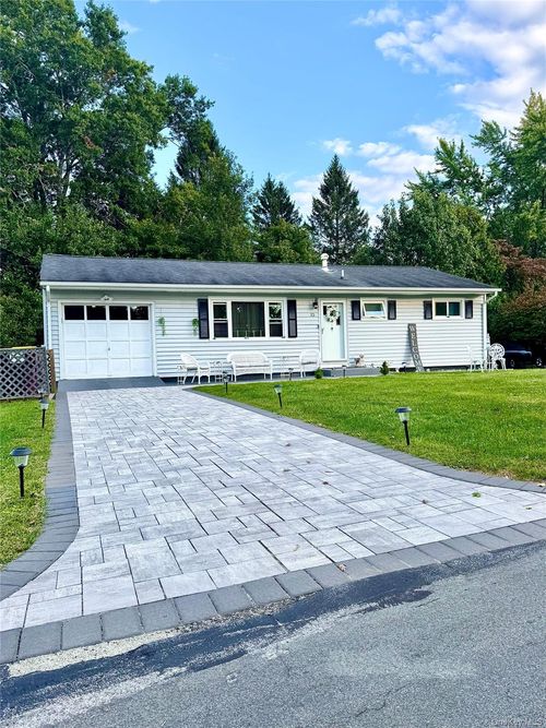 13 Keystone Park, Middletown, NY, 10940-4307 | Card Image