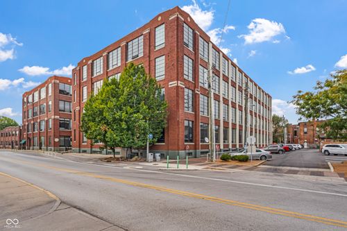 201-630 College Ave, Indianapolis, IN, 46204-1695 | Card Image
