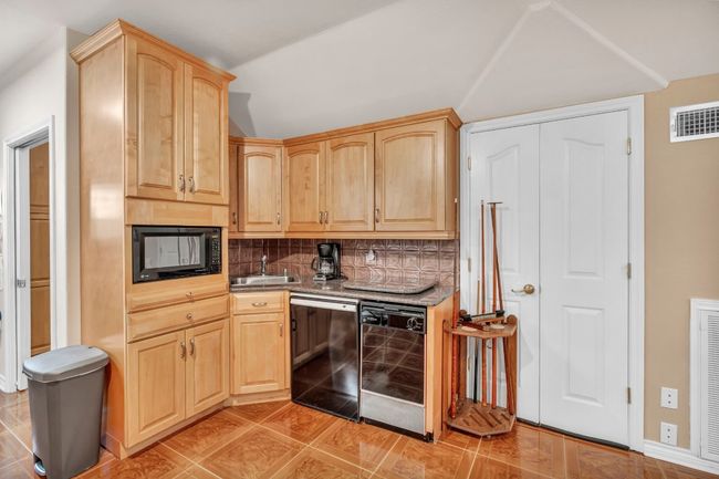 124 Bridgepoint Dr, House other with 4 bedrooms, 4 bathrooms and 2 parking in Kingsland TX | Image 21