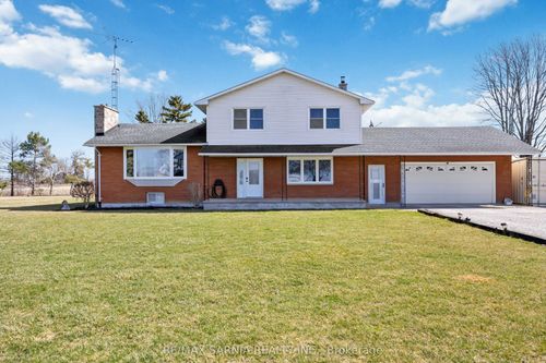 4186 Fairweather Rd, Petrolia, ON, N0N1R0 | Card Image