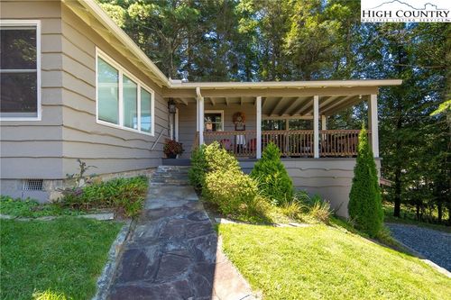 145 Maple Rd, Blowing Rock, NC, 28605-6187 | Card Image