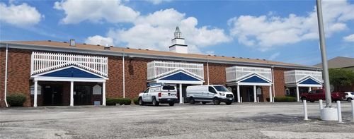 2354 Highway 94 South Outer Rd, Saint Charles, MO, 63303-8301 | Card Image