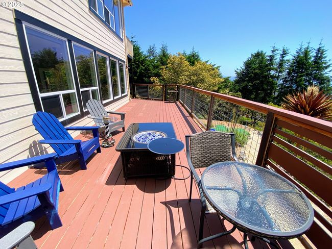 97661 Marina Heights Loop, House other with 3 bedrooms, 3 bathrooms and 2 parking in Brookings OR | Image 13