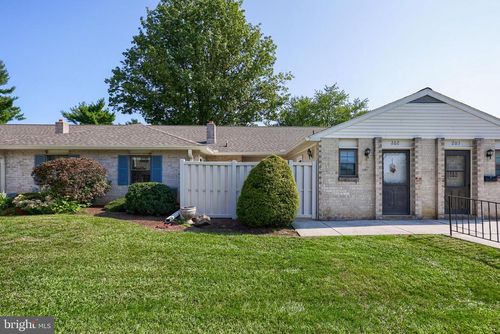 202 Valleybrook Dr, LANCASTER, PA, 17601-4618 | Card Image
