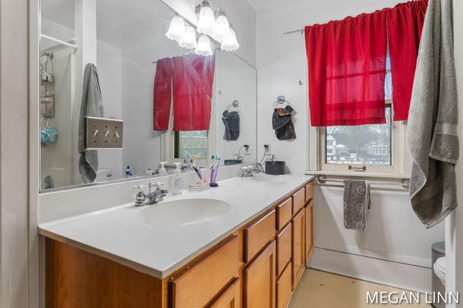 186 W 12 Th St, House other with 6 bedrooms, 3 bathrooms and null parking in Holland MI | Image 38