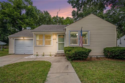 4319 N Campbell St, Kansas City, MO, 64116-2219 | Card Image