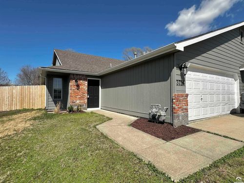 3726 Hartford Ave, Lawrence, KS, 66047-3733 | Card Image
