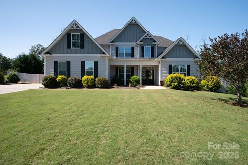 2613 Lakefront Dr, Belmont, NC, 28012-8611 | Card Image
