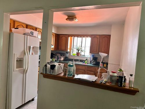 137 Kalmia Ave, Flushing, NY, 11355-4136 | Card Image