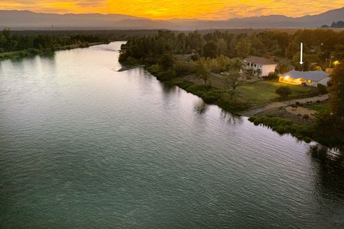 7035 Riverside Dr, Redding, CA, 96001-5423 | Card Image