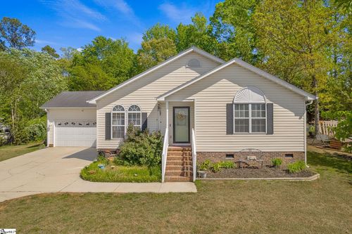 18 Luray Dr, Greenville, SC, 29617-1019 | Card Image