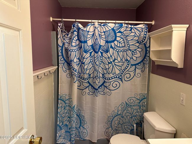 Upstairs full bathroom | Image 36