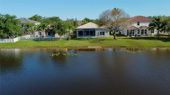 14365 Nw 15 Th St, House other with 3 bedrooms, 3 bathrooms and null parking in Pembroke Pines FL | Image 6