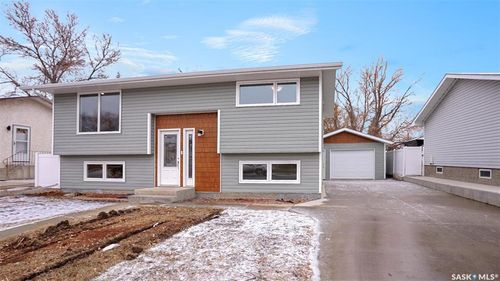 12 Buttercup Cres, Moose Jaw, SK, S6J1A4 | Card Image
