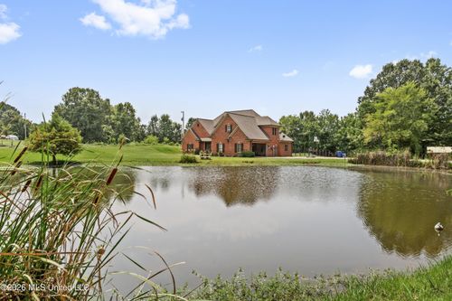 5125 Rolling Pine Cir, Olive Branch, MS, 38654-5509 | Card Image