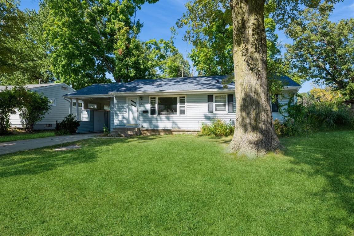 Memorial Dr, Cedar Rapids, IA 52403