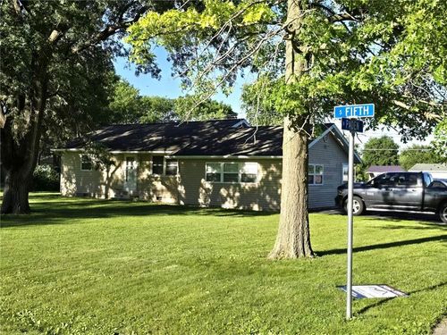 221 S 5th St, Witt, IL, 62094-1261 | Card Image