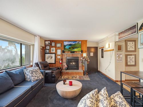 1g6-135 E Mountain Rd, Killington, VT, 05751-9615 | Card Image