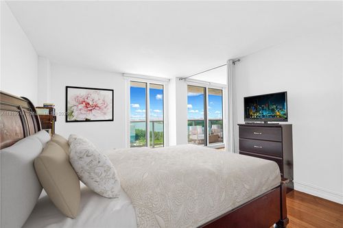 apt-1223-100 Bayview Dr, Sunny Isles Beach, FL, 33160-4758 | Card Image