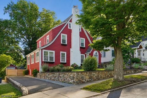 14 Evergreen Pl, Maplewood, NJ, 07040-1023 | Card Image
