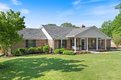 90 Shaker Dr, Senatobia, MS, 38668-6821 | Card Image