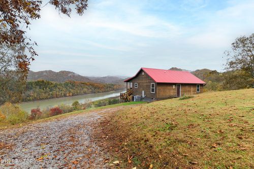 361 Holiday Ln, Tazewell, TN, 37879-6368 | Card Image
