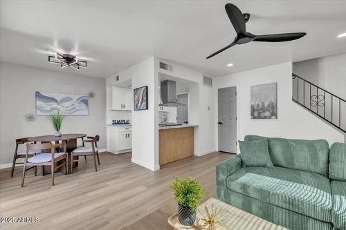 1208 E Lawrence Ln, Phoenix, AZ, 85020-3032 | Card Image