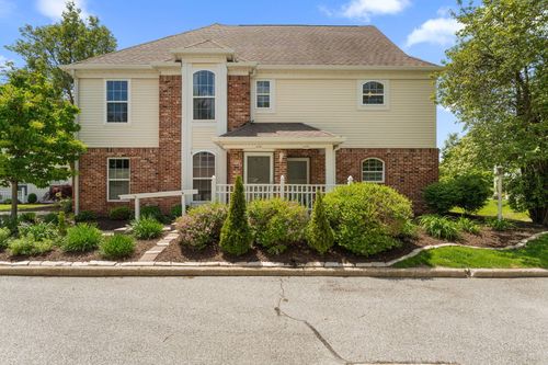 875 Forest Glen Dr, Valparaiso, IN, 46385-2932 | Card Image
