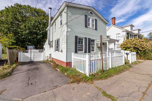 10 N Main St, Derry, NH, 03038-1204 | Card Image