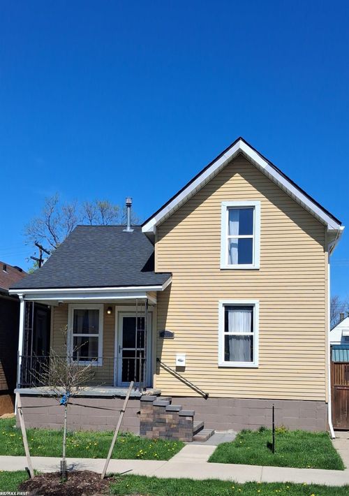 5223 Yemans St, Hamtramck, MI, 48212-4051 | Card Image