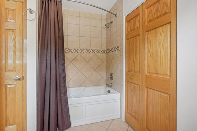 38332 N 8 Th St, House other with 3 bedrooms, 2 bathrooms and 2 parking in Spring Grove IL | Image 14