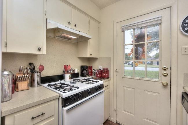 Unit A Kitchen | Image 15
