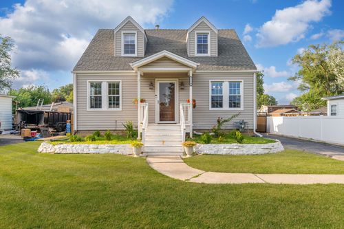 250 Village Dr, Northlake, IL, 60164-1765 | Card Image