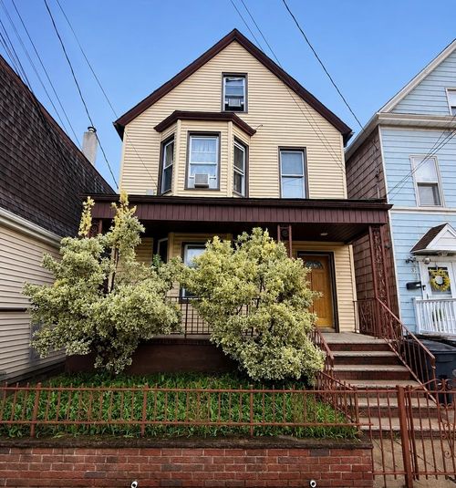 30 W 15th St, Bayonne, NJ, 07002-1406 | Card Image