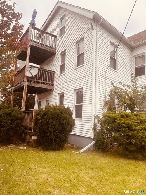 941 Campbell Ave, West Haven, CT, 06516-2706 | Card Image